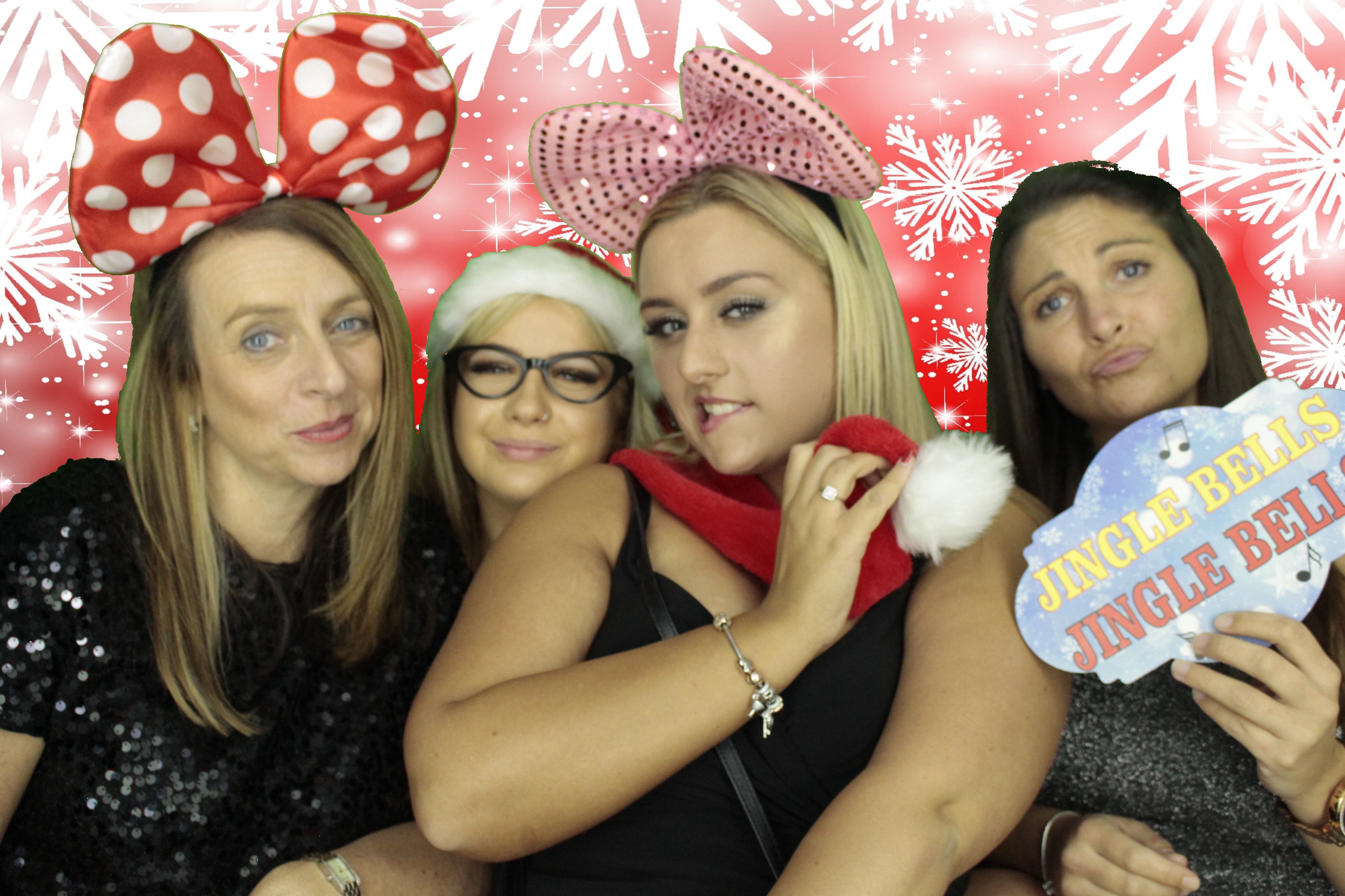 Ocean Network Express Christmas Party 2019 | View more photos from the event at gallery.myphotoboothexperience.co.uk/u/MyPhotoBoothExperienceLtd/Ocean-Network-Express-Christmas-Party-2019